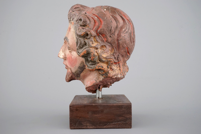 Een beschilderd terra cotta hoofd van een heilige, wellicht Duits, 18e eeuw