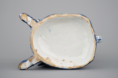 A blue and white Dutch Delft figural "Bobbejak" table fountain, 18th C.