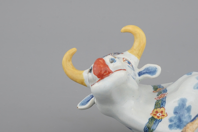 Een stel polychrome Delftse koeien, 18e eeuw