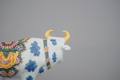 Een stel polychrome Delftse koeien, 18e eeuw