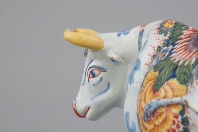 Een stel polychrome Delftse koeien, 18e eeuw