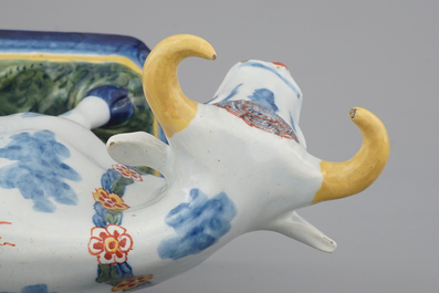 Een stel polychrome Delftse koeien, 18e eeuw