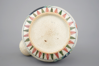 Un khendi en porcelaine de Japon Imari, &eacute;poque Edo, 17&egrave;me