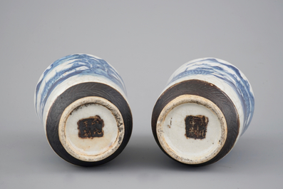 A pair of blue and white crackle ware vases, 19th C.