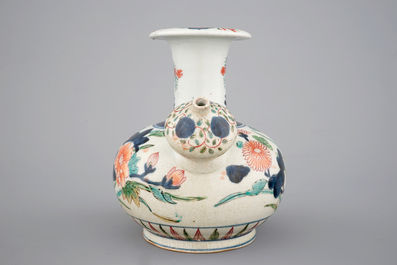 Un khendi en porcelaine de Japon Imari, &eacute;poque Edo, 17&egrave;me