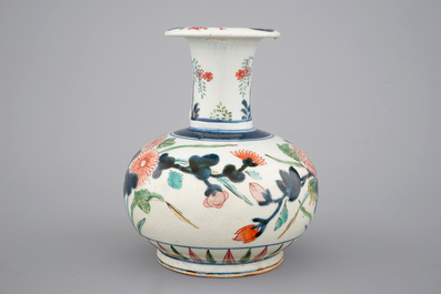 Un khendi en porcelaine de Japon Imari, &eacute;poque Edo, 17&egrave;me