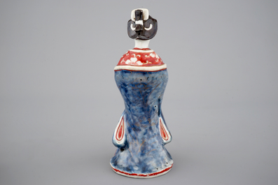 Une figure d'une bijin en porcelaine de Japon, 18&egrave;me