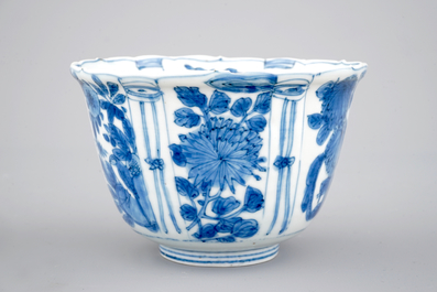Un bol en porcelaine de Chine de type "kraak", &eacute;poque Wan-Li, Dynastie Ming