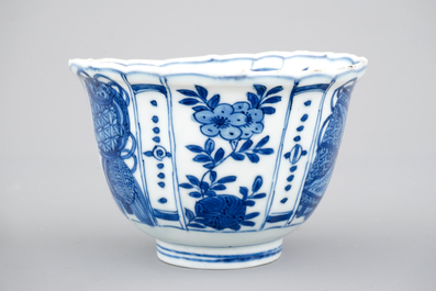 Un bol en porcelaine de Chine de type "kraak", &eacute;poque Wan-Li, Dynastie Ming