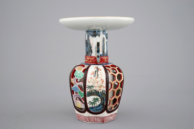 Un vase ajour en porcelaine de Japon, Arita, 18&egrave;me