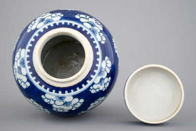 A blue and white Chinese porcelain ginger jar and cover, Kangxi, ca. 1700