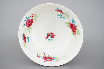 Un bol en porcelaine de Chine famille rose, Yongzheng, 1722-1735