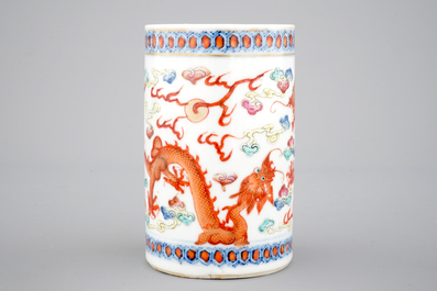 A Chinese polychrome brush pot decorated with a dragon, 19/20th C.