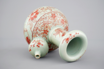 A Japanese Imari celadon ground kendi, 17/18th C.