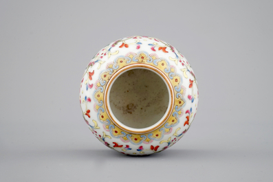 A Chinese famille rose enamelled brushwasher, 19/20th C.