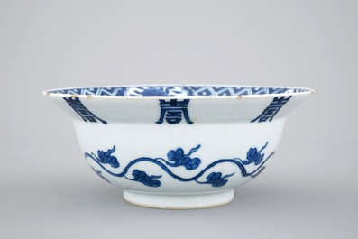 Un bol en porcelaine de Chine bleu et blanc, Kangxi, ca. 1700