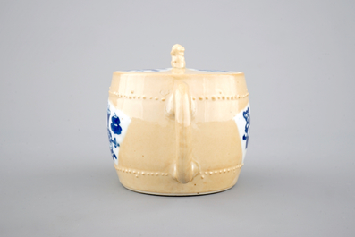A Chinese cafe au lait ground teapot and cover, Kangxi, ca. 1700