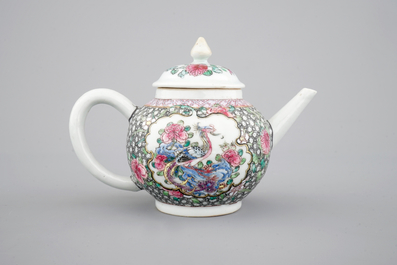 A Chinese famille rose Yongzheng teapot, 1722-1735