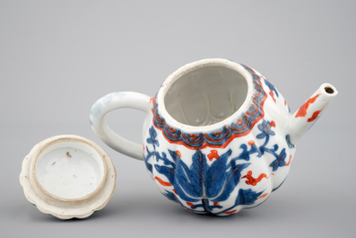A Chinese imari and gilt teapot, Kangxi, ca. 1700
