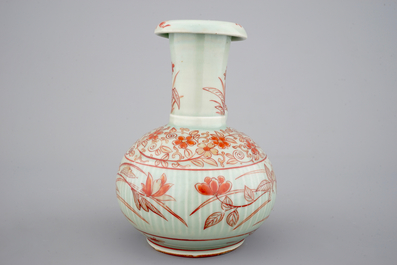 A Japanese Imari celadon ground kendi, 17/18th C.