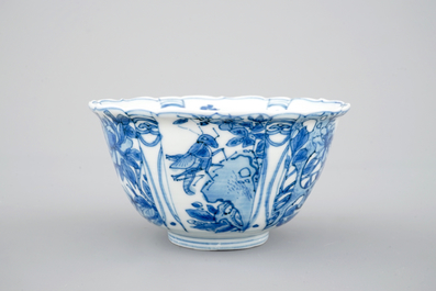 Un bol en porcelaine de Chine de type "kraak", &eacute;poque Wan-Li, Dynastie Ming