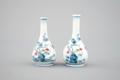 A pair of Japanese Kakiemon porcelain miniature vases, 17/18th C.