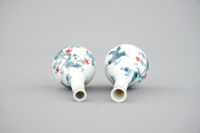 A pair of Japanese Kakiemon porcelain miniature vases, 17/18th C.