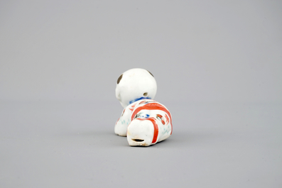 Un sifflet en porcelaine de Japon kakiemon en forme d'un gar&ccedil;on, 17/18&egrave;me