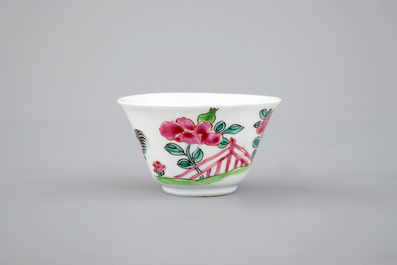 A Chinese famille rose porcelain cup and saucer with cocks, Yongzheng, 1722-1735