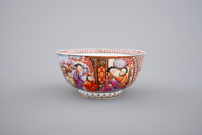 Un bol et une assiette en porcelaine de Chine, d&eacute;cor aux mandarins, 18&egrave;me