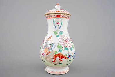 Une aigui&egrave;re et son couvercle en porcelaine de Chine famille rose, 18&egrave;me