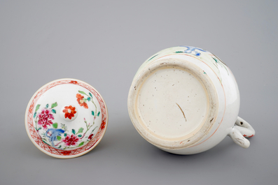 Une aigui&egrave;re et son couvercle en porcelaine de Chine famille rose, 18&egrave;me