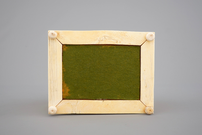 A fine Chinese carved ivory casket, Canton, 19th C.