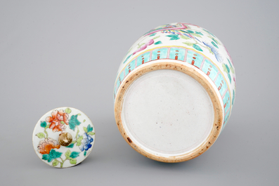 Un pot &agrave; gingembre en porcelaine de Chine famille rose, 19&egrave;me