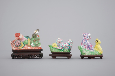 Trois repose-pinceaux en porcelaine de Chine, 18&egrave;me