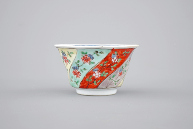 Une tasse et soucoupe en porcelaine de Chine famille verte, Kangxi, ca. 1700