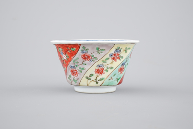 Une tasse et soucoupe en porcelaine de Chine famille verte, Kangxi, ca. 1700