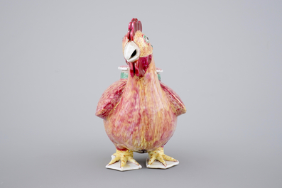 Un pot &agrave; vin en forme de coq en porcelaine de Chine pour l'export, 18&egrave;me