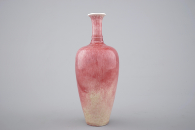 Un vase monochrome en rouge flamb&eacute;, 19/20&egrave;me