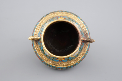 A small Chinese cloisonne incense burner, 19/20th C.