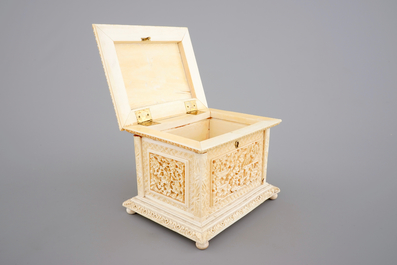 A fine Chinese carved ivory casket, Canton, 19th C.