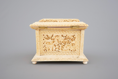 A fine Chinese carved ivory casket, Canton, 19th C.
