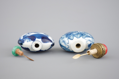 Two blue and white Chinese porcelain snuff bottles, 19/20th C.