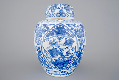 Un pot &agrave; gingembre en porcelaine de Chine bleu et blanc, ca. 1700