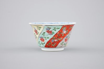 Une tasse et soucoupe en porcelaine de Chine famille verte, Kangxi, ca. 1700