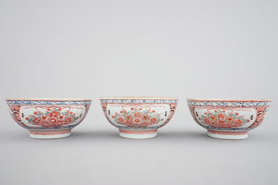 A rare set of six Chinese 'Amsterdam bont' bowls, 18th C.