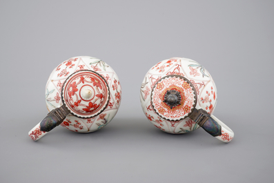 A set of three Chinese famille verte and iron red porcelain salts and two mustard pots with silver mounts, Kangxi, ca. 1700
