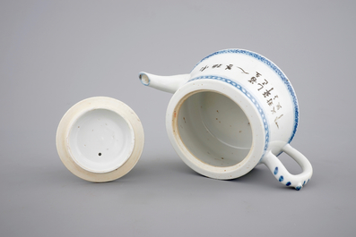 A Chinese Qianjiang porcelain teapot with cover, ca. 1900