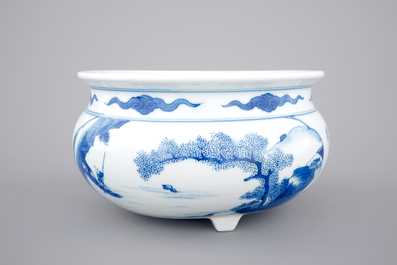 A blue and white Chinese porcelain censer, Kangxi, ca. 1700