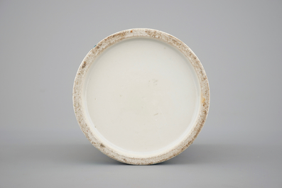 A good Chinese Canton famille rose porcelain brush pot, 19th C.